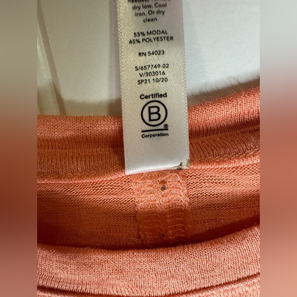 Athleta Release Tee Shirt Short Sleeve Island Coral - Picture 5 of 6